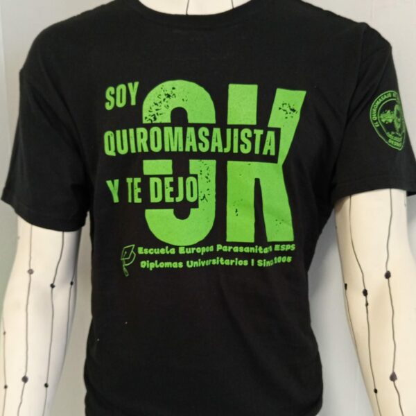 camiseta conmemorativa. Inspirada en la técnica revolucionaria del Dr. Vicente Lino Ferrándiz, esta prenda rinde homenaje a los 105 años del quiromasaje.